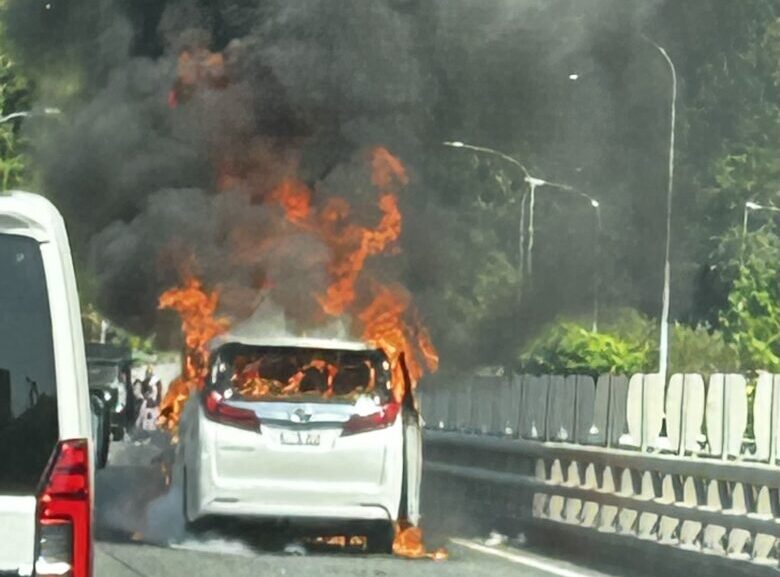 車炎上